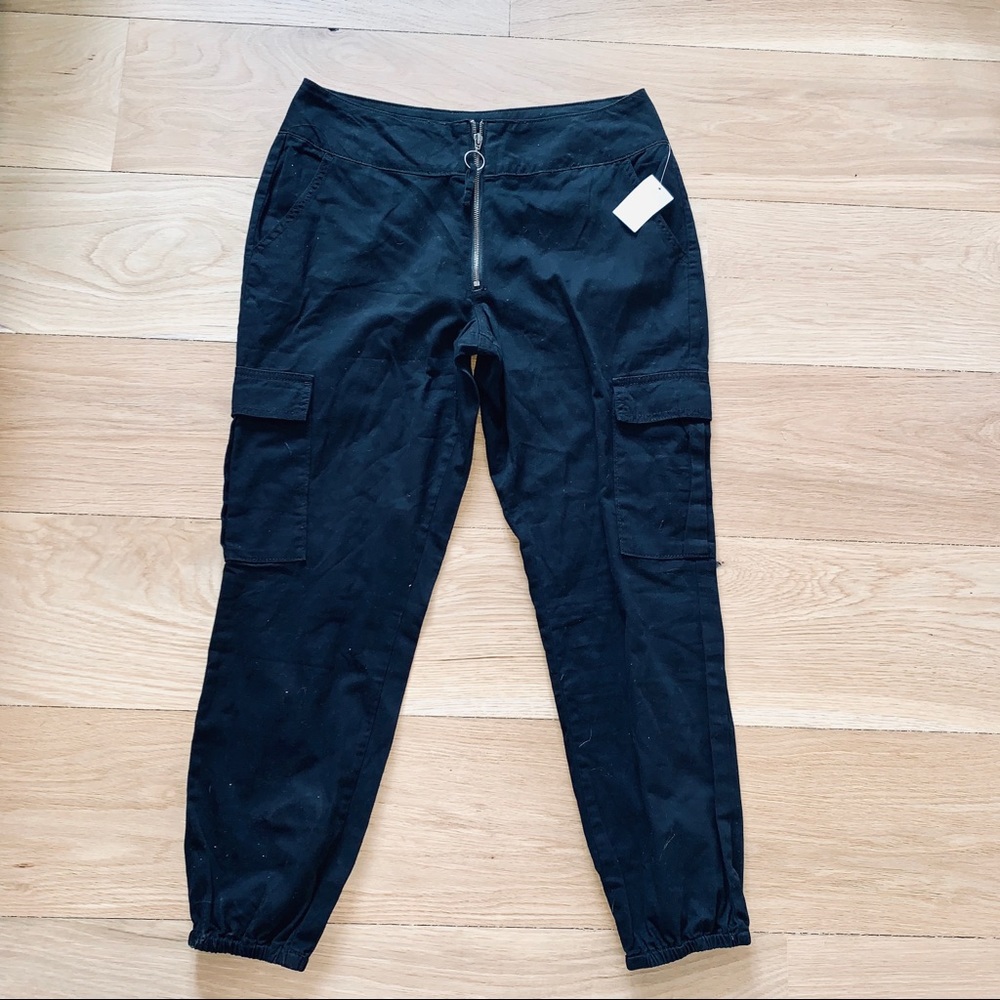 CR Cropped Cargo Pants